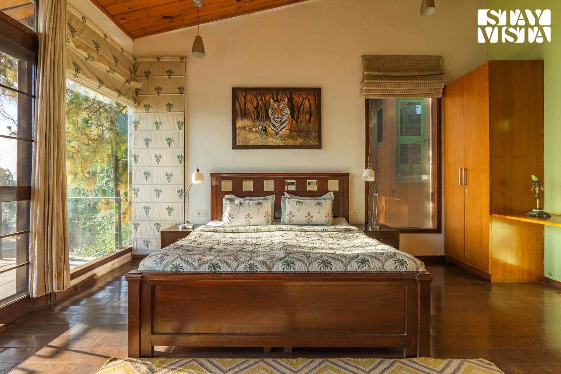 Stayvista At Hillcrest Villa With Valley View, Bonfire And Heater Kasauli Exteriör bild